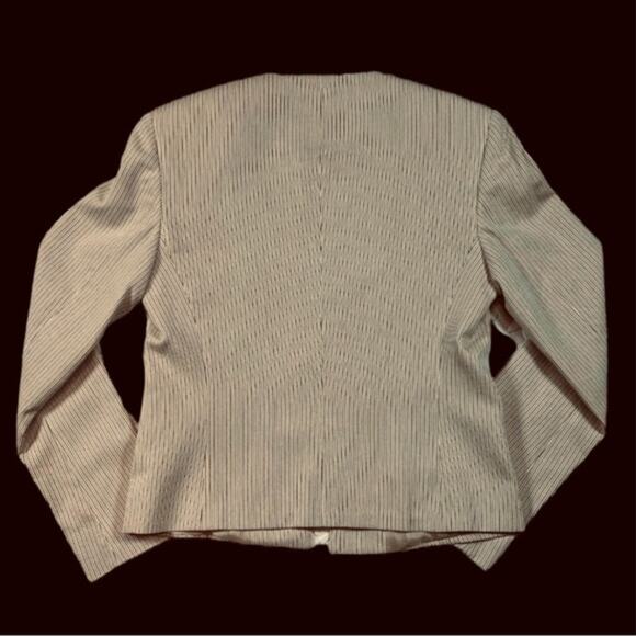 Giorgio Armani Skirt Suit in Cream/Tan | Size 2 - Picture 3 of 8